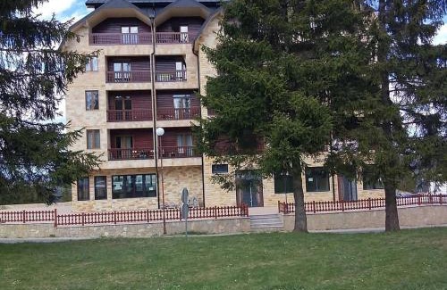 Zlatibor Apartment | Child-Friendly Retreat at Apartman Petar, Guest Rated 9.8