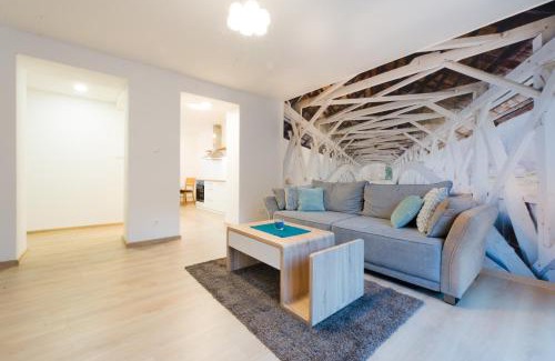 Banska Bystrica Apartment | Central Apartman RÁZUSA: Family-Friendly Retreat