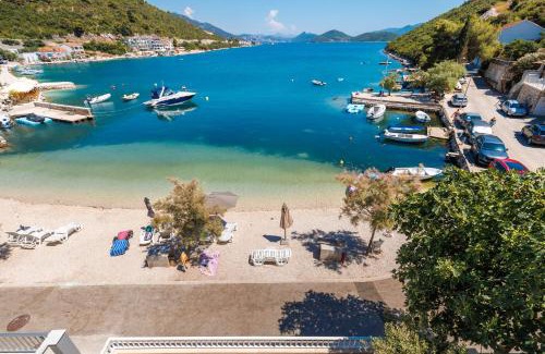 Duboka Apartment | Oceanfront Escape: Apartman Roko Duboka with Private Beach