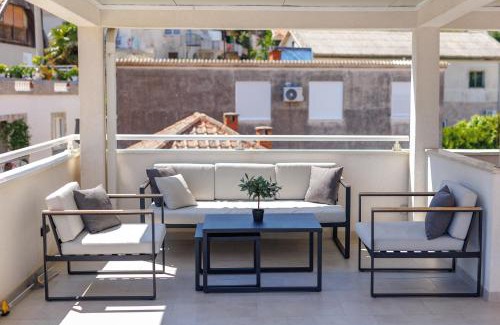 Duboka Apartment | Oceanfront Escape: Apartman Roko Duboka with Private Beach