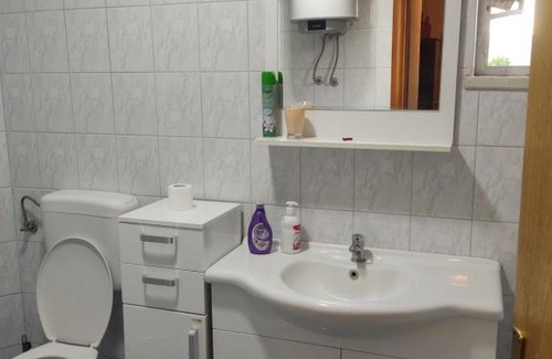 Stolac Apartment | Budget-Friendly Stay at Apartman S&R - Family Friendly!