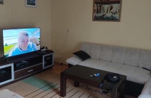 Stolac Apartment | Budget-Friendly Stay at Apartman S&R - Family Friendly!