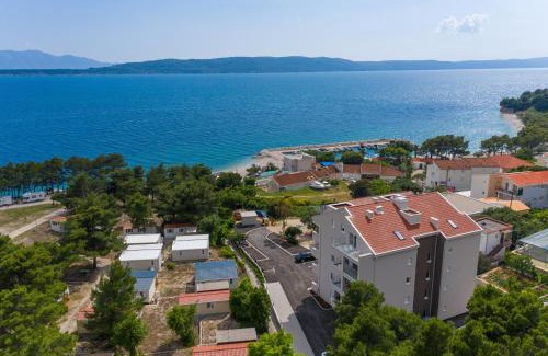 Blato Apartment | Family-Friendly Retreat at Apartman SMARAGD, Guest Rated 9.8