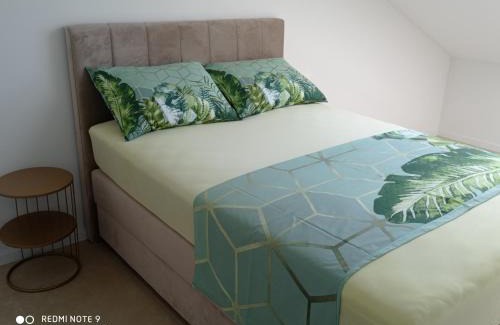 Blato Apartment | Family-Friendly Retreat at Apartman SMARAGD, Guest Rated 9.8