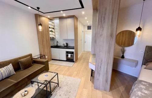 Trebinje Apartment | Experience Apartman SoHo 2: Oceanfront Bliss for Families
