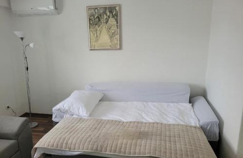 Kiseljak Apartment | Highly Rated Family-Friendly Stay at Apartman Studenac