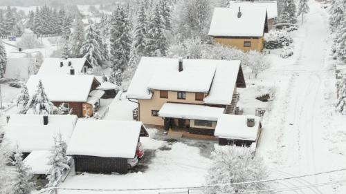 Ravna Gora Apartment | Pet-Friendly Retreat at Apartman Suhi vrh - Rated 9.7/10