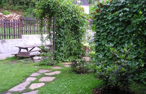 Svoboda nad Upou Apartment | Pet-Friendly Retreat at Apartman Svoboda - Rated 9.4/10