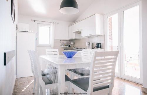 Novigrad Apartment | Oceanfront Comfort at Apartman Tonko - Guest Rated 9.6/10