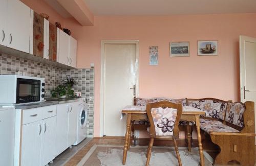 Krusevac Apartment | Cozy Apartman UNA: Pet & Child Friendly Retreat