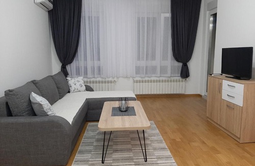 Sremska Mitrovica Apartment | Exceptional Apartman VIAGGIO: Child-Friendly Getaway