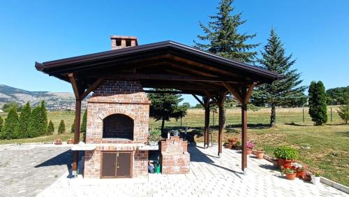 Livno Apartment | Oceanfront Escape at Apartman Zdenka 2 - Guest Rated 9/10