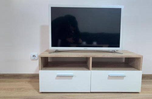 Becej Apartment | Budget-Friendly Stay at Apartman Zmaj - Rated 9.8/10!