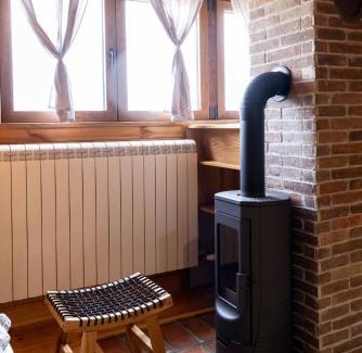 Razvrsje Apartment | Pet-Friendly Retreat at Apartmani 1490 with Hot Tub
