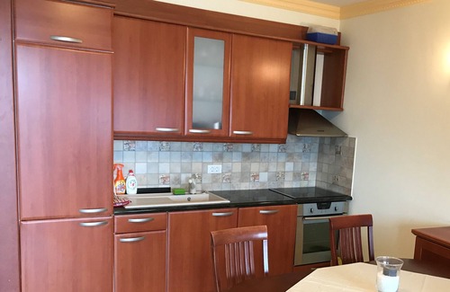 Selce Apartment | Oceanfront Retreat: Apartmani Alagic with Breakfast & Views
