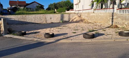 Lopar Apartment | Pet-Friendly Comfort at Apartmani Ana-Lora - Rated 9.4/10