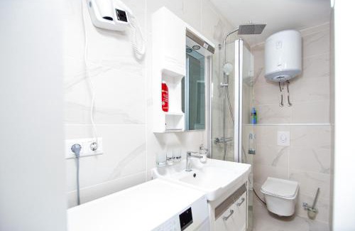 Bijeli do Apartment | Affordable Family Retreat at Apartmani Andric Budva