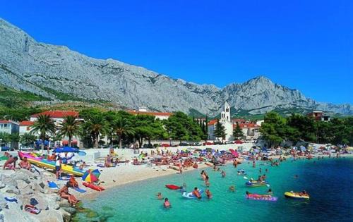 Baska Voda Apartment | Oceanfront Bliss at Apartmani Baška Voda - Rated 9.3/10