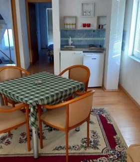 Pestani Apartment | Pet-Friendly Apartmani BAKULE with Oceanfront Views