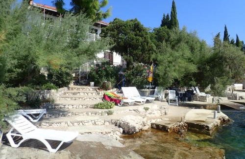 Klek Apartment | Experience Apartmani Balažić: Oceanfront Bliss Awaits
