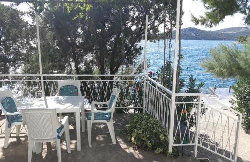 Klek Apartment | Experience Apartmani Balažić: Oceanfront Bliss Awaits