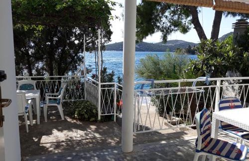Klek Apartment | Experience Apartmani Balažić: Oceanfront Bliss Awaits
