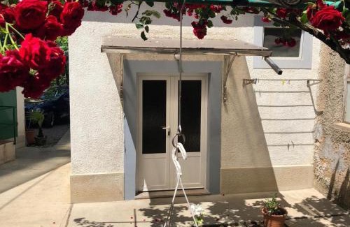 Ika Apartment | Family-Friendly Apartmani Banina with High Guest Rating