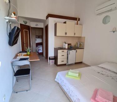 Cove Tri Zala (Zrnovo) Apartment | Oceanfront Apartmani Božana Viganj - Rated 9.6/10