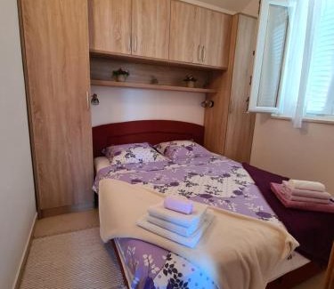 Cove Tri Zala (Zrnovo) Apartment | Oceanfront Apartmani Božana Viganj - Rated 9.6/10