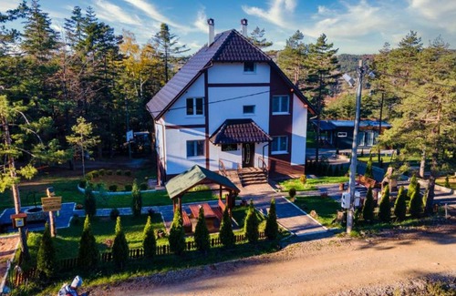 Divcibare Apartment | Family-Friendly Stay at Apartmani Borova Iglica - 9.8 Rated