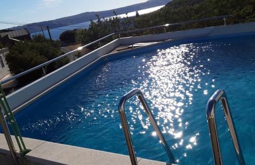Cesarica Apartment | Relaxing Oceanfront Apartmani CESARICA with Pool Access