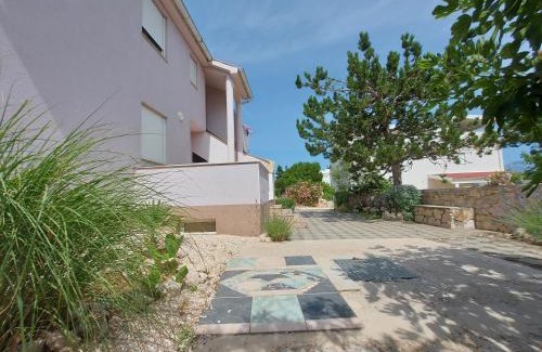 Razanac Apartment | Discover Apartmani Ciprijan: 4-Star Family-Friendly Retreat
