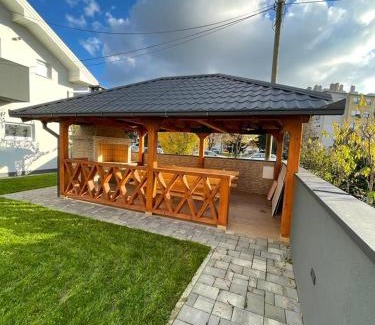 Velika Gorica Apartment | Child-Friendly Stay at Apartmani Daisy - Guest Rated 9.8