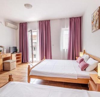 Podmaine House | Family-Friendly Stay at Apartmani Franeta Budva: Rated 9/10