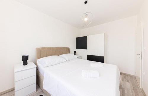 Seget Vranjica Apartment | Family-Friendly Stay at Apartmani Gabriel - 4 Star Rated