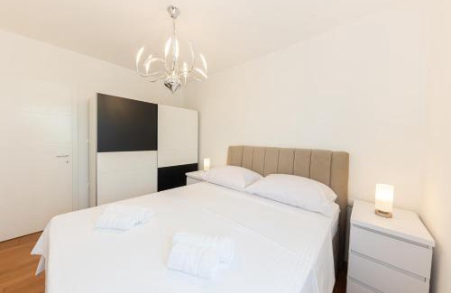 Seget Vranjica Apartment | Family-Friendly Stay at Apartmani Gabriel - 4 Star Rated