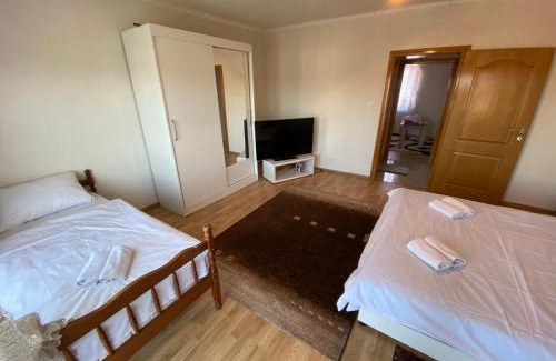 Zivinice Apartment | Cozy Apartmani Hadžić: Pet-Friendly Retreat with Breakfast