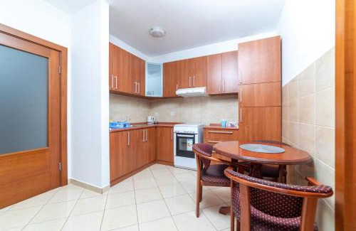 Maini Apartment | Discover Apartmani Jovan: Family-Friendly 4-Star Retreat
