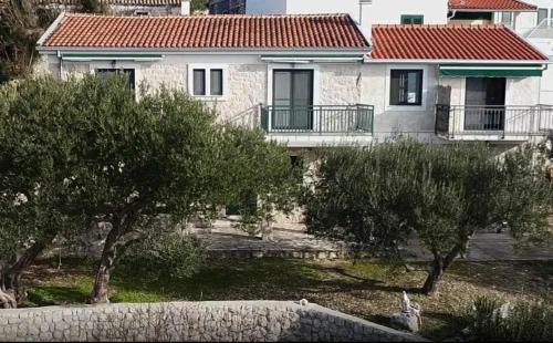 Kremena Apartment | Beachside Pet-Friendly Apartments Near Kremena With Ocean Views