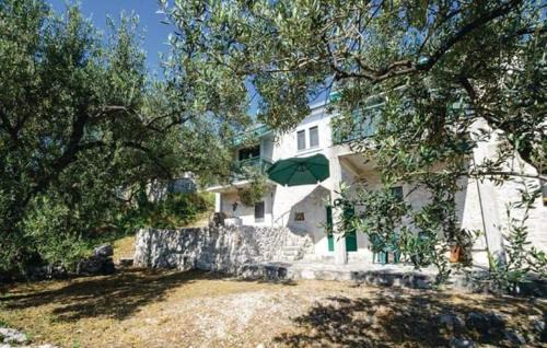 Kremena Apartment | Beachside Pet-Friendly Apartments Near Kremena With Ocean Views