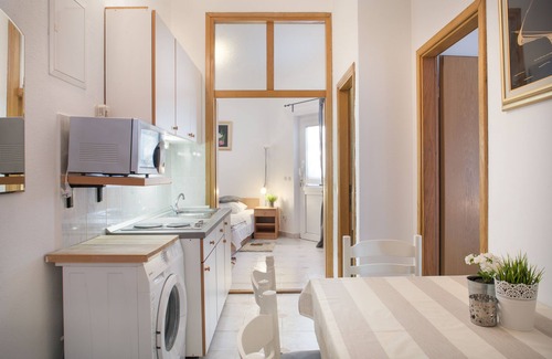 Makarska Old Town Apartment | Experience Ultimate Comfort at Apartmani Kuzmanić