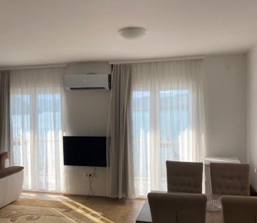 Konjic Apartment | Family-Friendly Apartmani Lepara with Exceptional Ratings