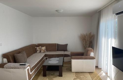 Konjic Apartment | Family-Friendly Apartmani Lepara with Exceptional Ratings