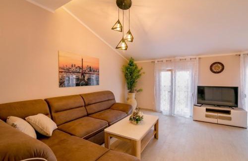 Skaljari Apartment | Top-Rated Apartmani Matej: Family-Friendly & Modern Amenities