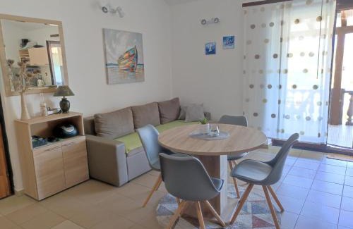 Batalaza Apartment | Discover Apartmani Matjačić - Oceanfront Bliss in Ugljan