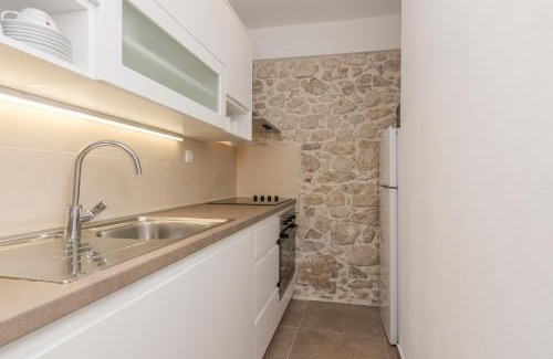 Privlaka Apartment | Family-Friendly Stay at Apartmani Mustaća dvori - 9.6/10