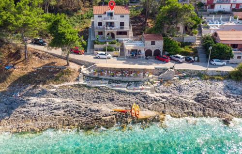 Prigradica Apartment | Beachfront Retreat at Apartmani Pipin in Prigradica