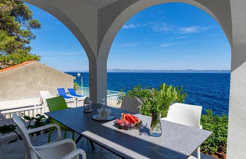 Prigradica Apartment | Beachfront Retreat at Apartmani Pipin in Prigradica