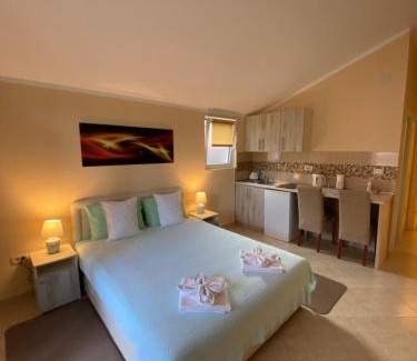 Bijeli do Apartment | Guest Rated: Apartmani Raskovic with a 9.6/10 Score