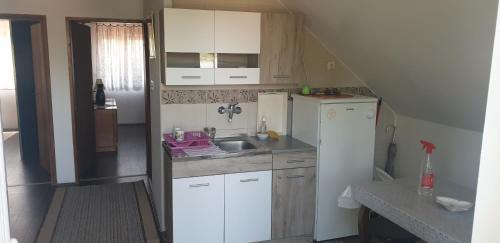 Veliko Gradiste Apartment | Enjoy Family-Friendly Comfort at APARTMANI Ricci R 1